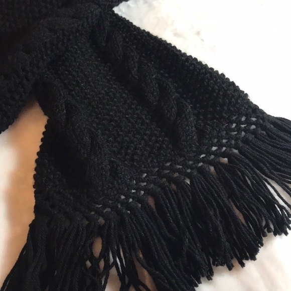 NEW HAND KNITTED BLACK SCARF - Picture 6 of 7